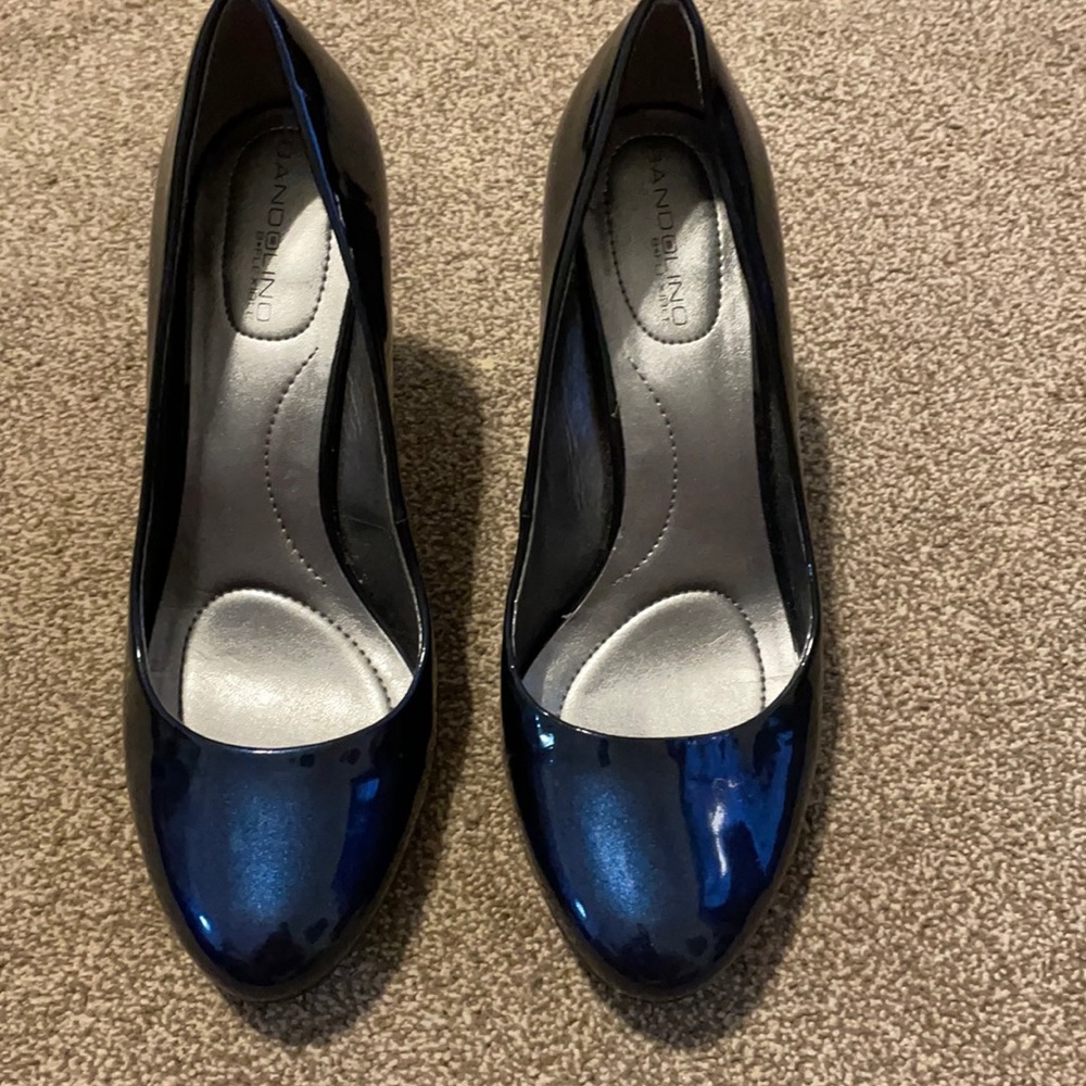 Bandolino navy heel/ terezino pump, Sz 7M